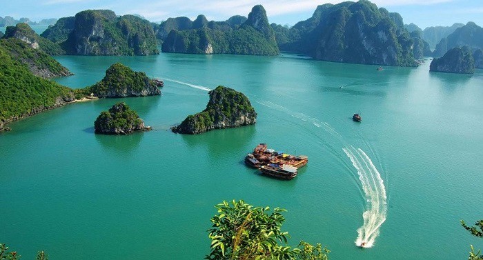 HANOÏ - BAIE D'HALONG (voiture, guide)
