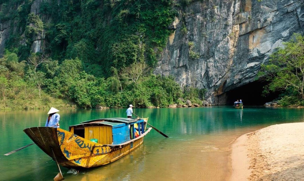 VINH - PHONG NHA - DONG HOI (voiture, guide)