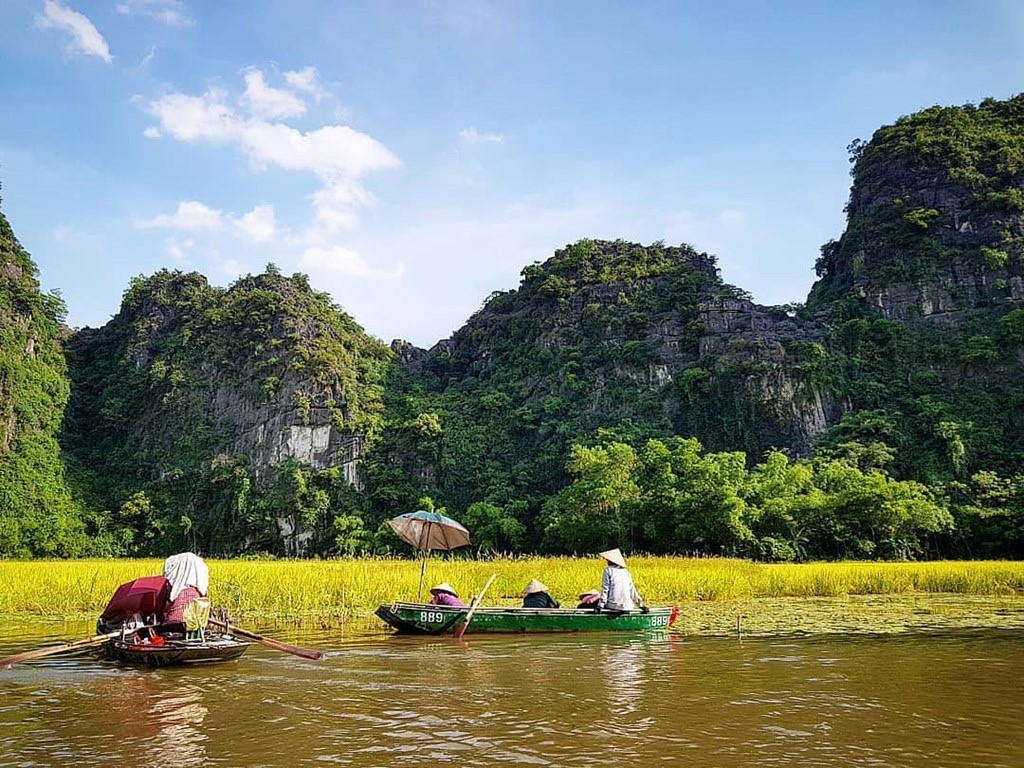 HOA LU – VINH (voiture, guide)