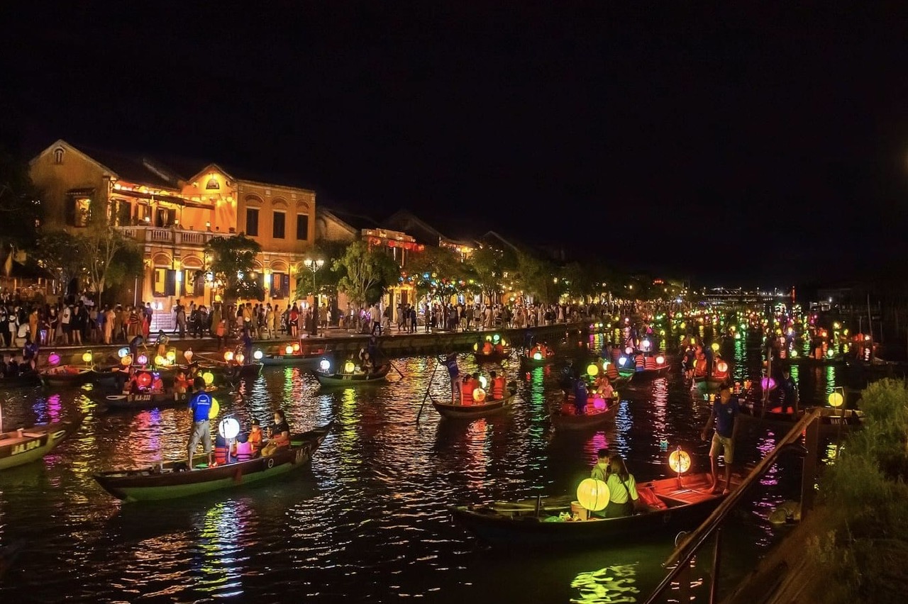 VISITE DE HOIAN (voiture, guide)
