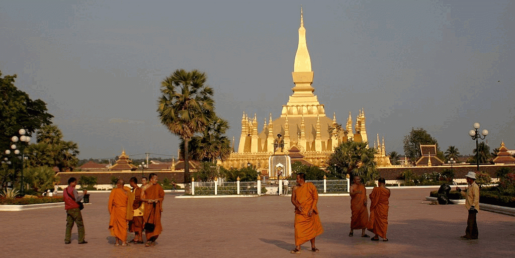 LA CAPITALE VIENTIANE (voiture, guide)