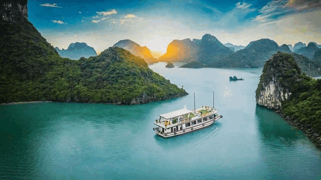 HANOÏ – BAIE D’HALONG (voiture, guide)