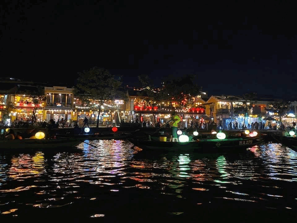 VISITE DE HOIAN (voiture, guide)