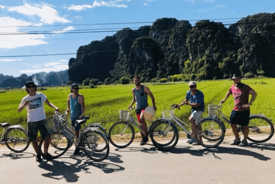VISITE DE HOA LU (vélo, guide)