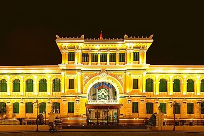 Bưu điện Thành Phố Khi Về đêm.