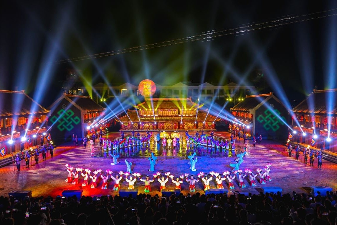 Show Dien Tinh Hoa Viet Nam Dang Cap