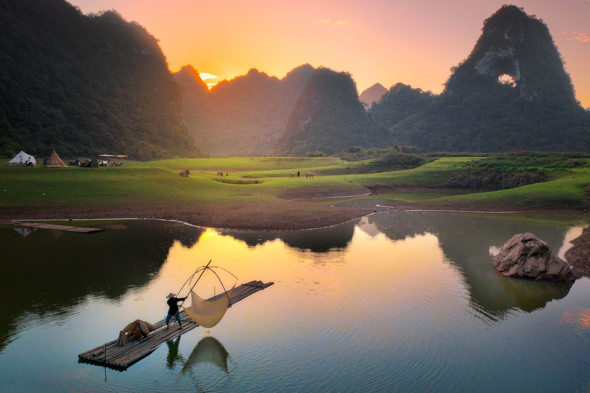 La montagne de l’Œil de Dieu à Cao Bang: un paysage spectaculaire hors du temps